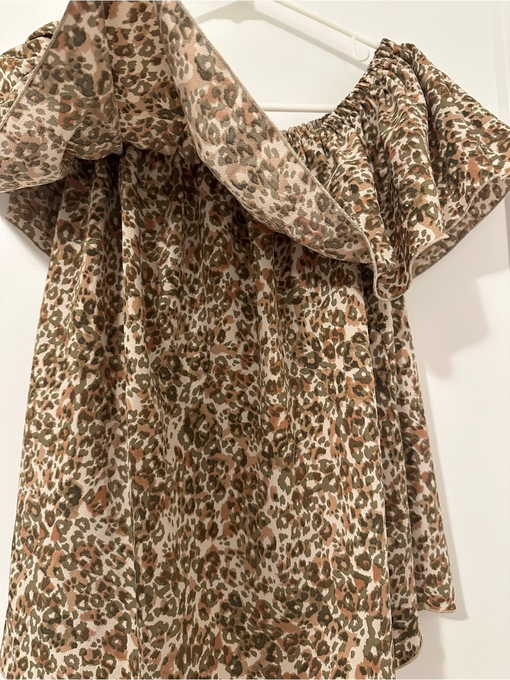 Aritzia Wilfred Leopard Print Promener Off The Shoulder Blouse Size Medium - Picture 7 of 11